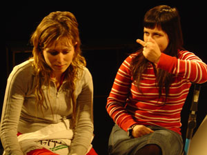 Laura i Gemma, interpretació teatral